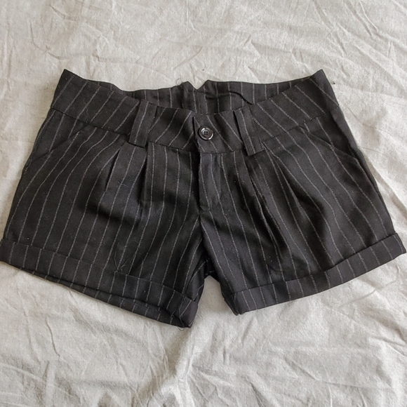 Stripe Shorts - Picture 2 of 3